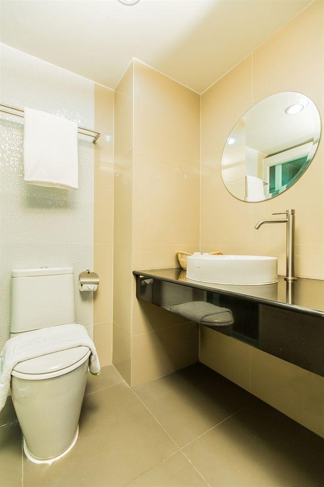 Le Touche Hotel バンコク都 エクステリア 写真
