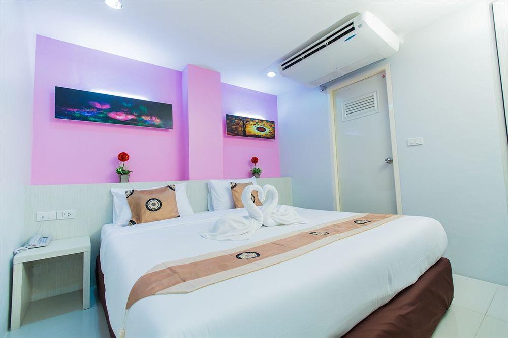 Le Touche Hotel バンコク都 エクステリア 写真