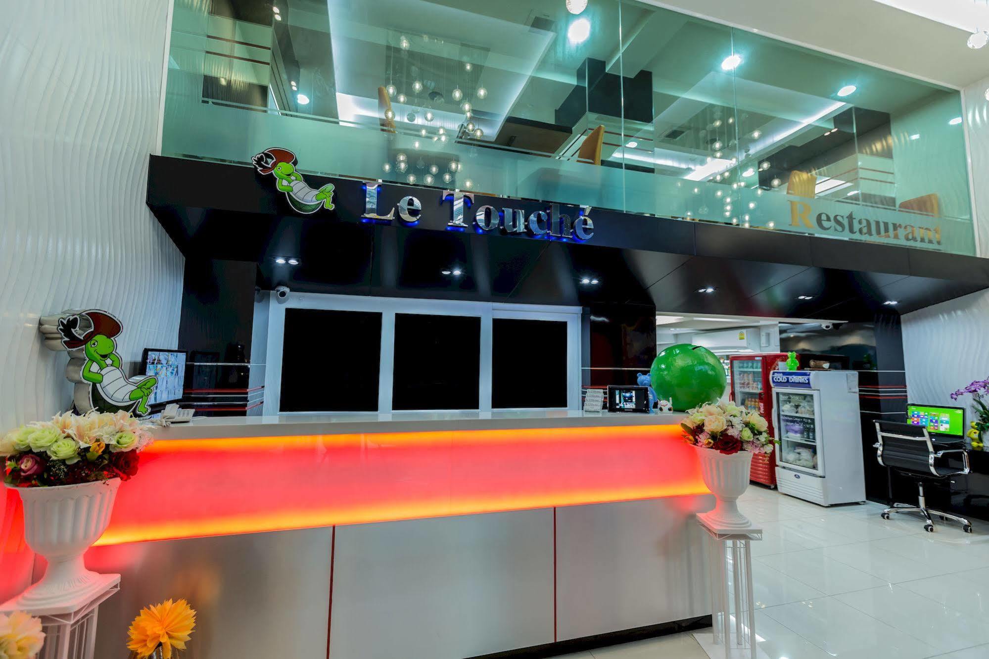 Le Touche Hotel バンコク都 エクステリア 写真