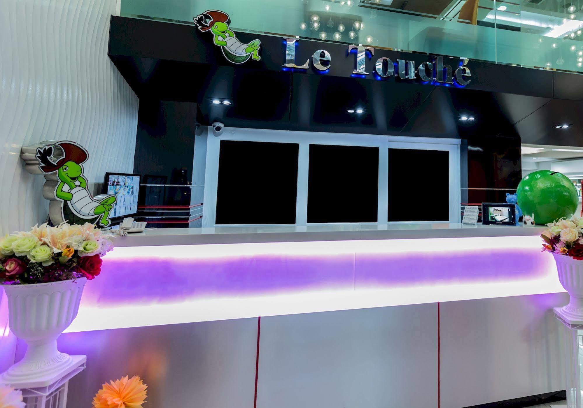 Le Touche Hotel バンコク都 エクステリア 写真