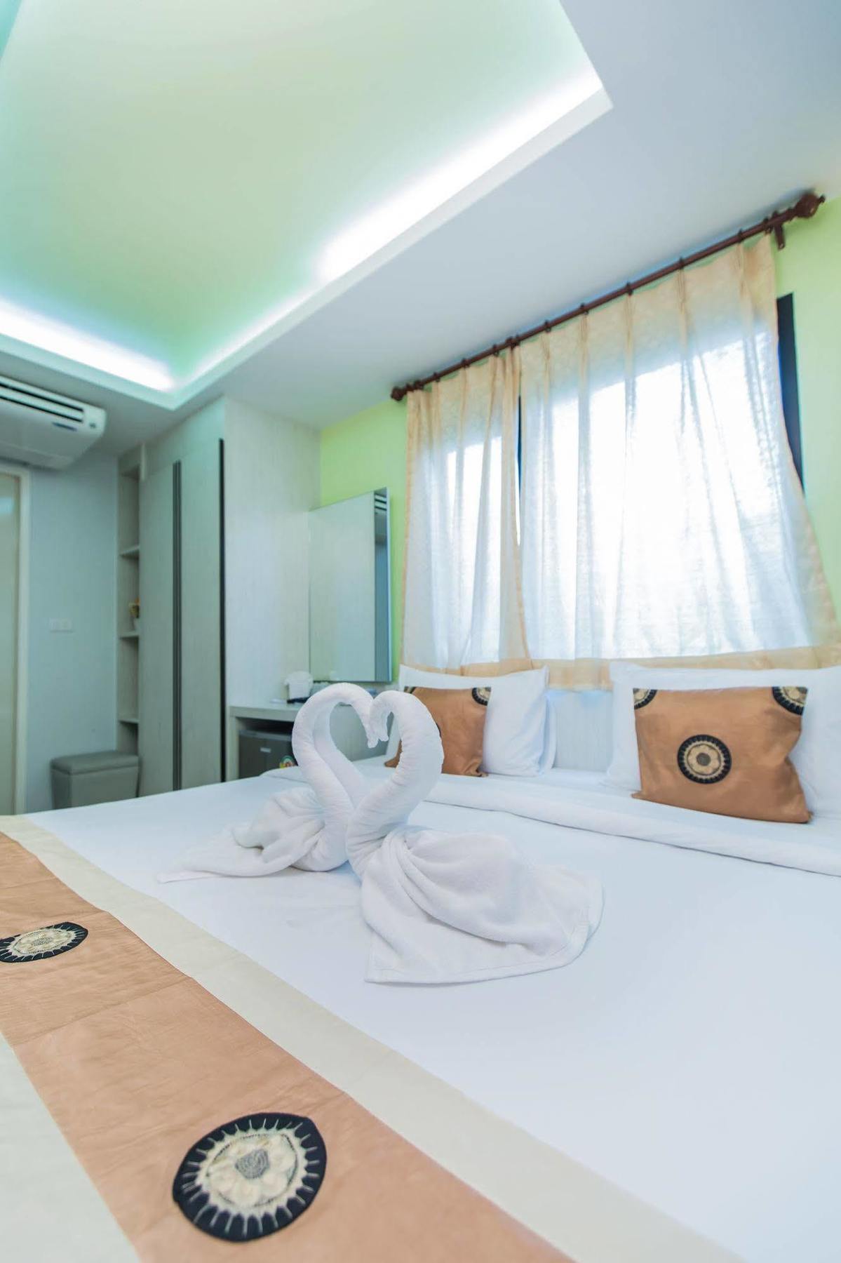 Le Touche Hotel バンコク都 エクステリア 写真