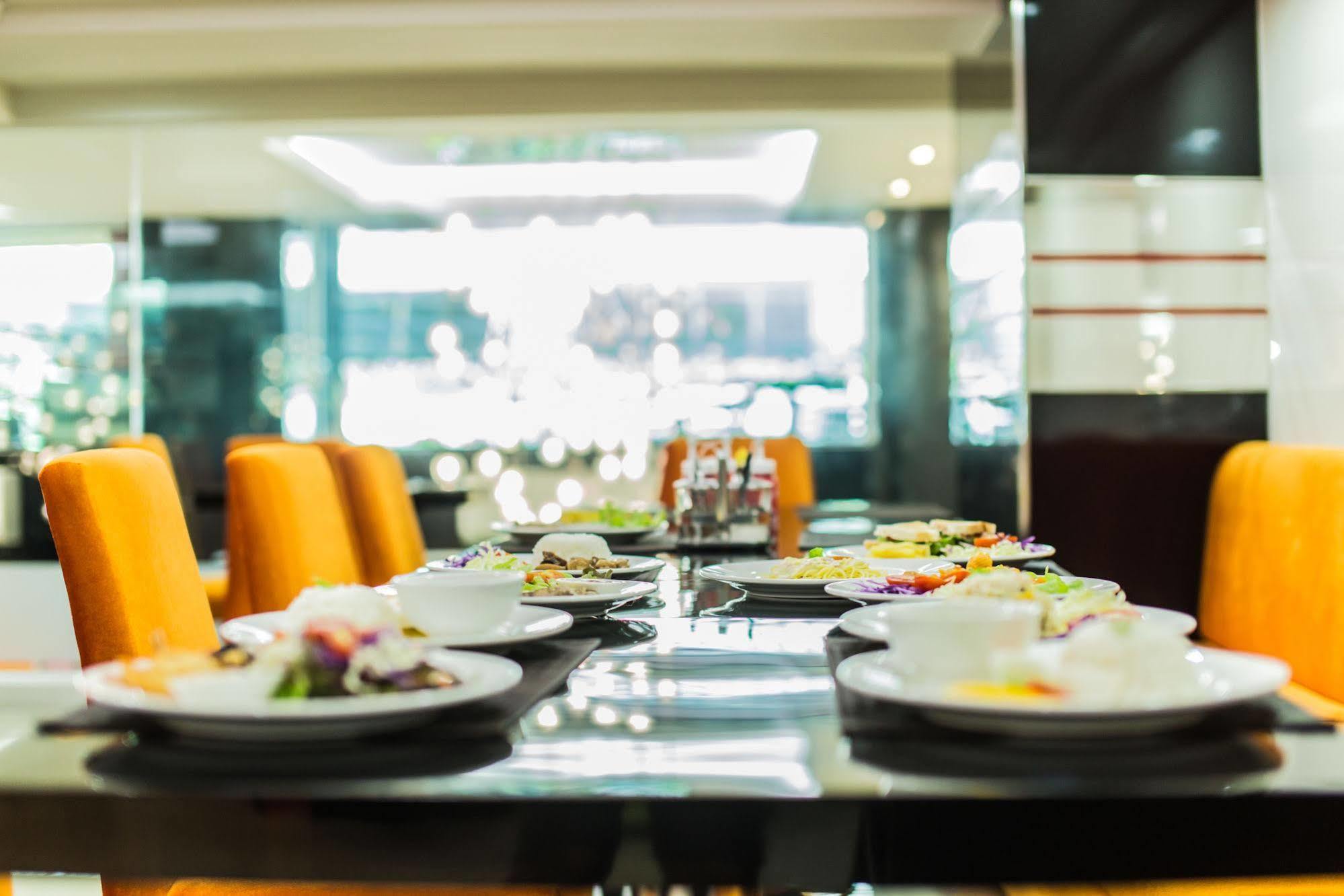 Le Touche Hotel バンコク都 エクステリア 写真